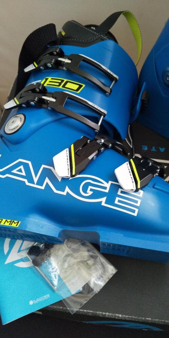 LANGE RS 130 子ども用スキーブーツ 22