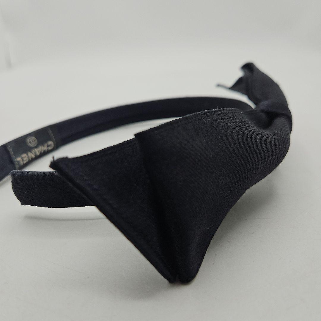 シャネル　CHANEL ブラックカチューシャ　リボン　サテン　リボンヘアバンド