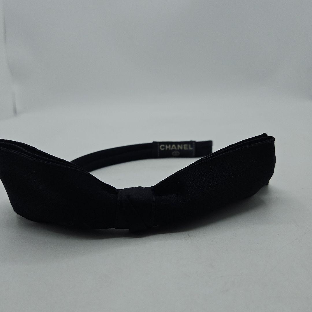 シャネル　CHANEL ブラックカチューシャ　リボン　サテン　リボンヘアバンド