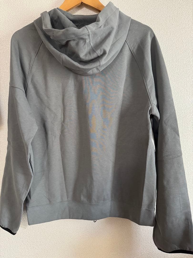 鹿島アントラーズ　限定モデル　パーカー　M 新品