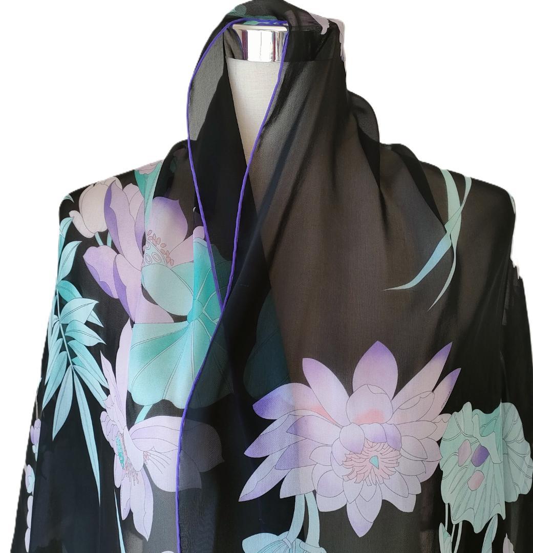 高級感あり 　極美品　レオナール ストール スカーフ ショール 黒にパープル