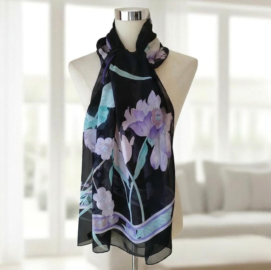 高級感あり 　極美品　レオナール ストール スカーフ ショール 黒にパープル