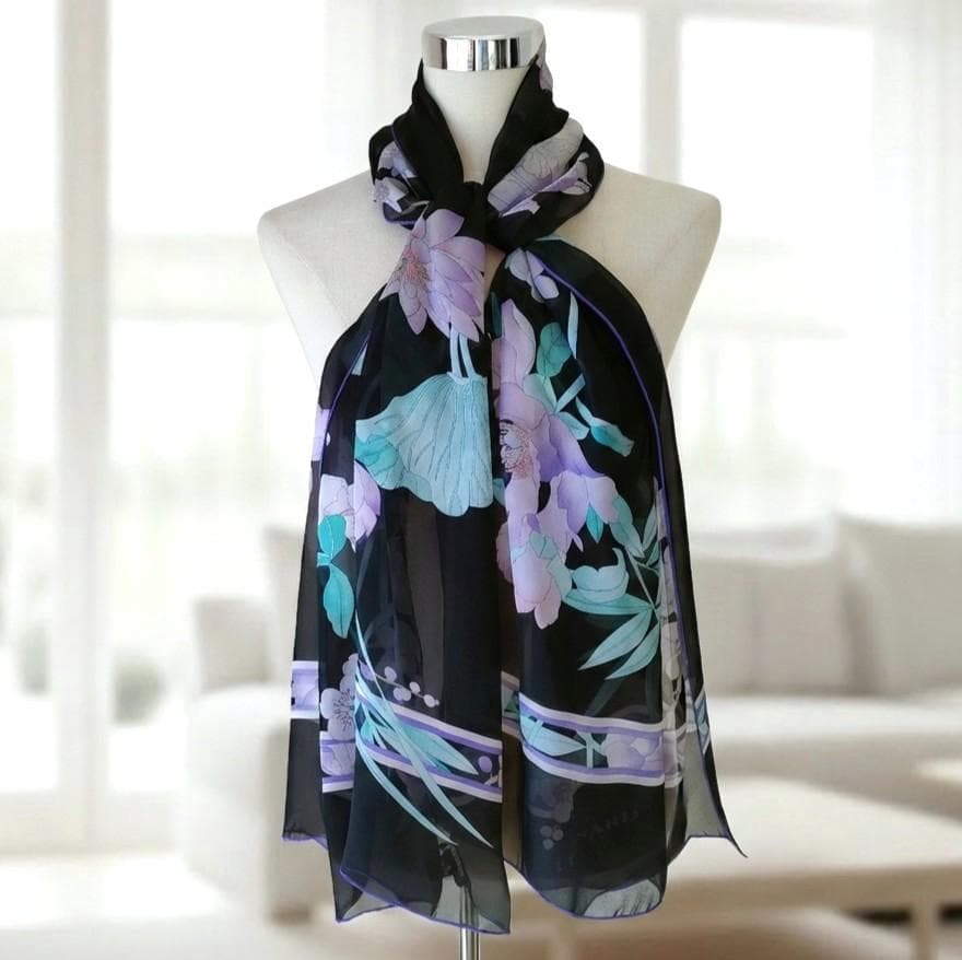高級感あり 　極美品　レオナール ストール スカーフ ショール 黒にパープル