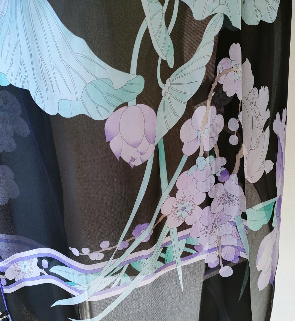 高級感あり 　極美品　レオナール ストール スカーフ ショール 黒にパープル