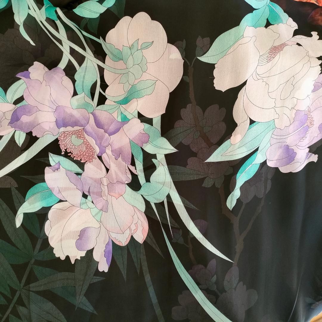 高級感あり 　極美品　レオナール ストール スカーフ ショール 黒にパープル