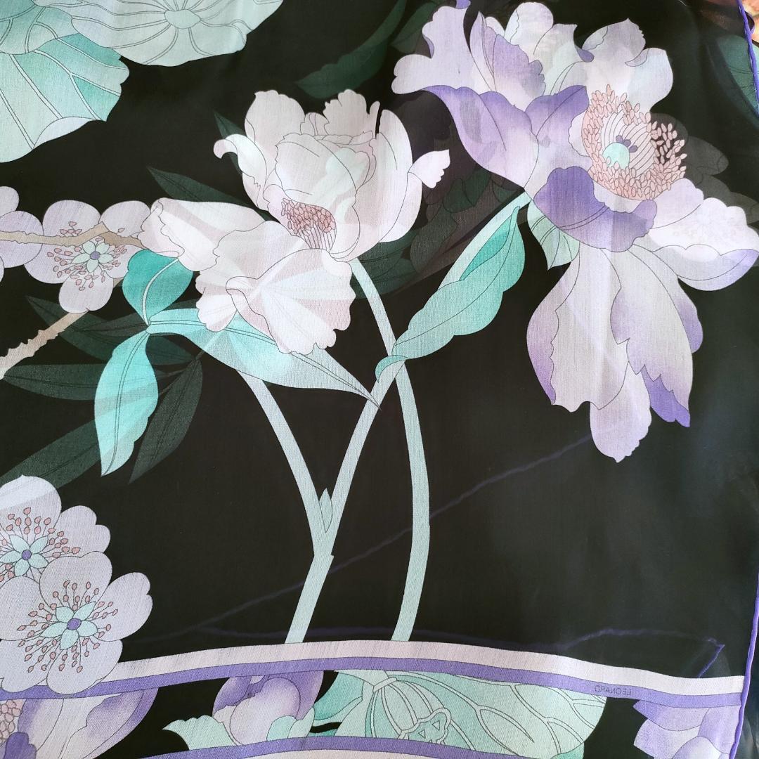 高級感あり 　極美品　レオナール ストール スカーフ ショール 黒にパープル