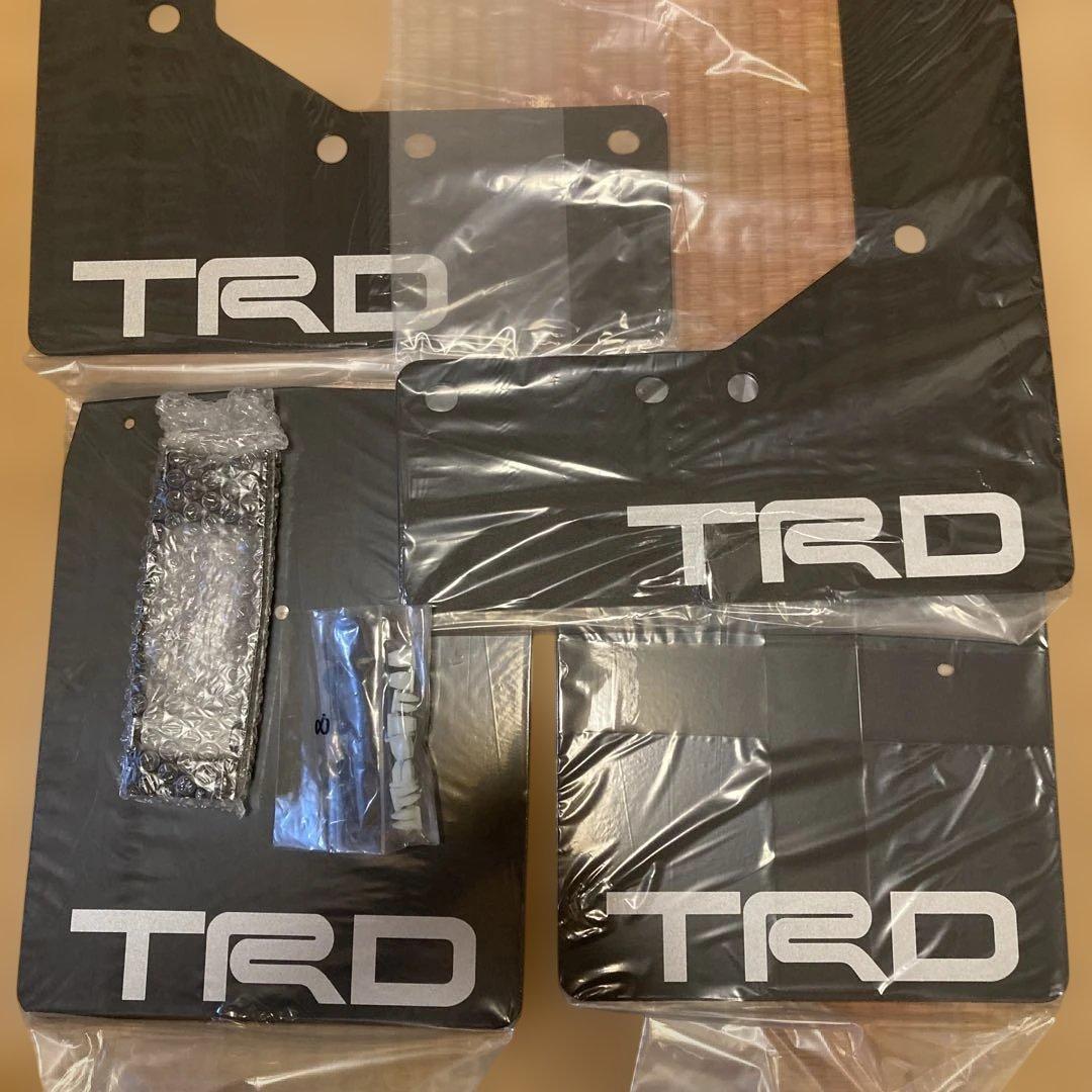 ハイエースTRD マッドフラップ 4枚セット 黒