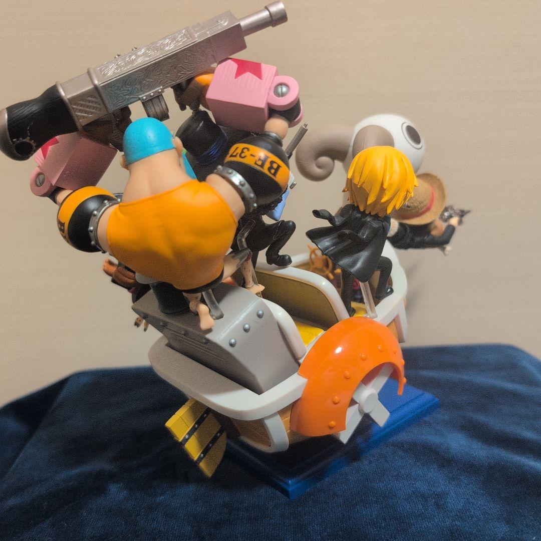 ワンピースワールドコレクタブル ミニメリー号ATTACK　開封品