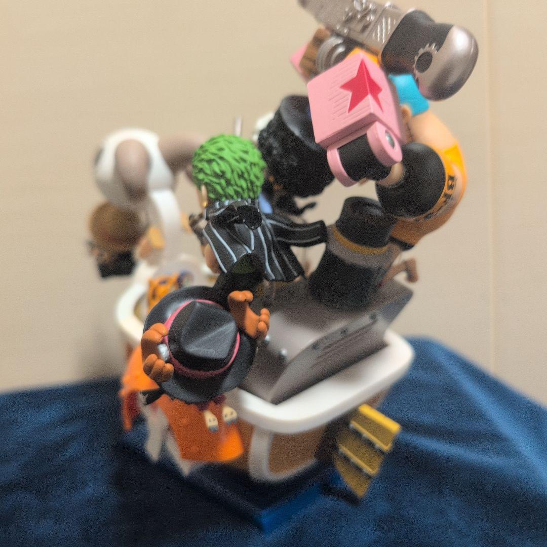 ワンピースワールドコレクタブル ミニメリー号ATTACK　開封品