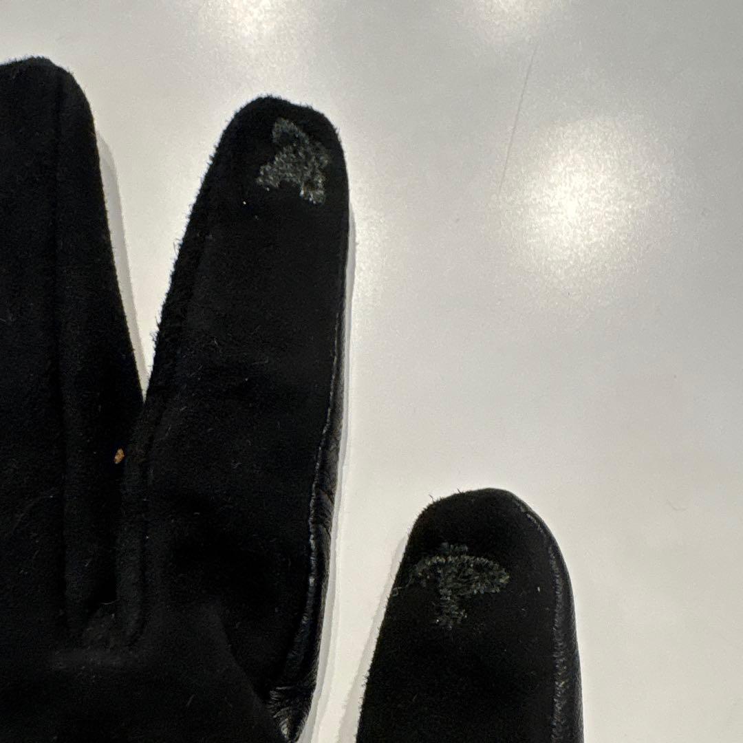 ⭐︎新品未使用⭐︎ヴィヴィアンウエストウッド黒レザー手袋赤いステッチ バックル付き
