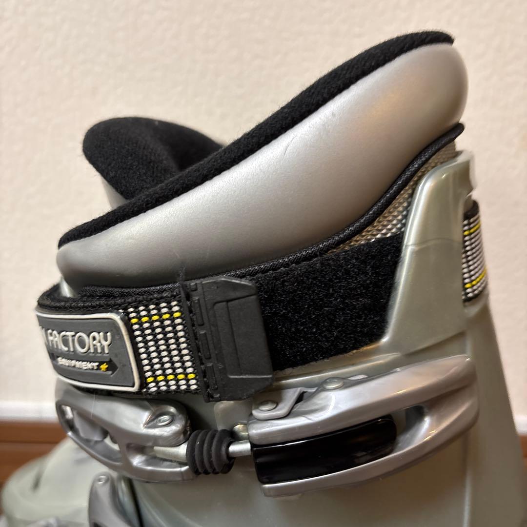 GENFACTORY男性用スキーブーツCARVELIGHT 27.0〜27.5㎝