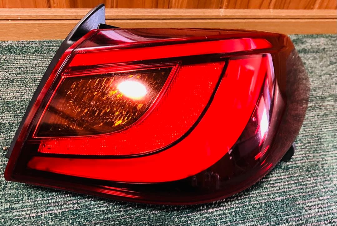 フーガ Y51/KNY51 テールランプ／ライト/レンズ LED STANLEY