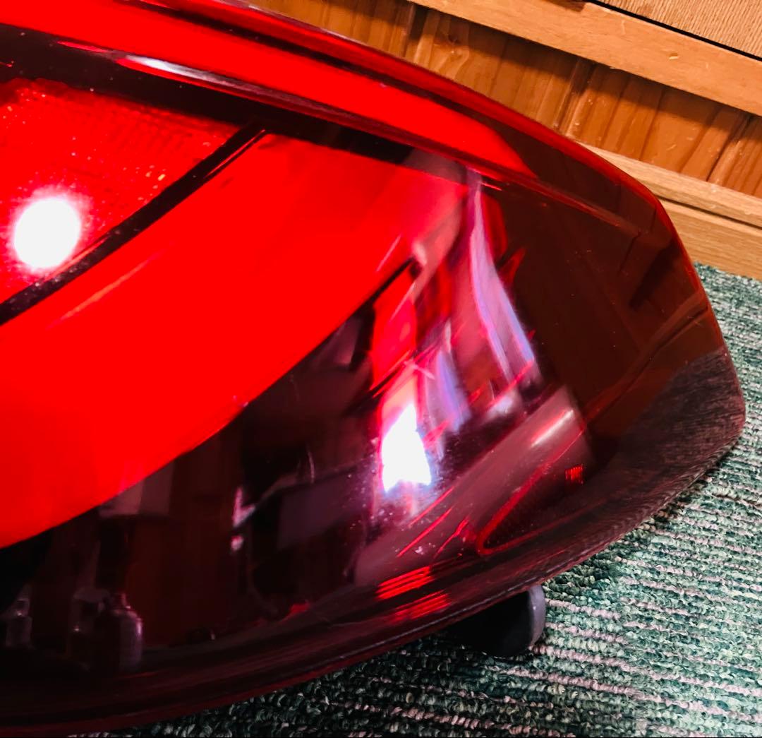 フーガ Y51/KNY51 テールランプ／ライト/レンズ LED STANLEY