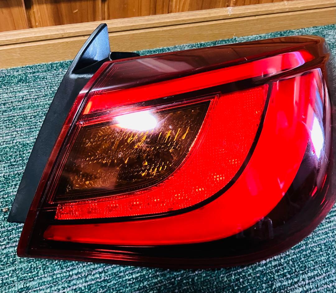 フーガ Y51/KNY51 テールランプ／ライト/レンズ LED STANLEY