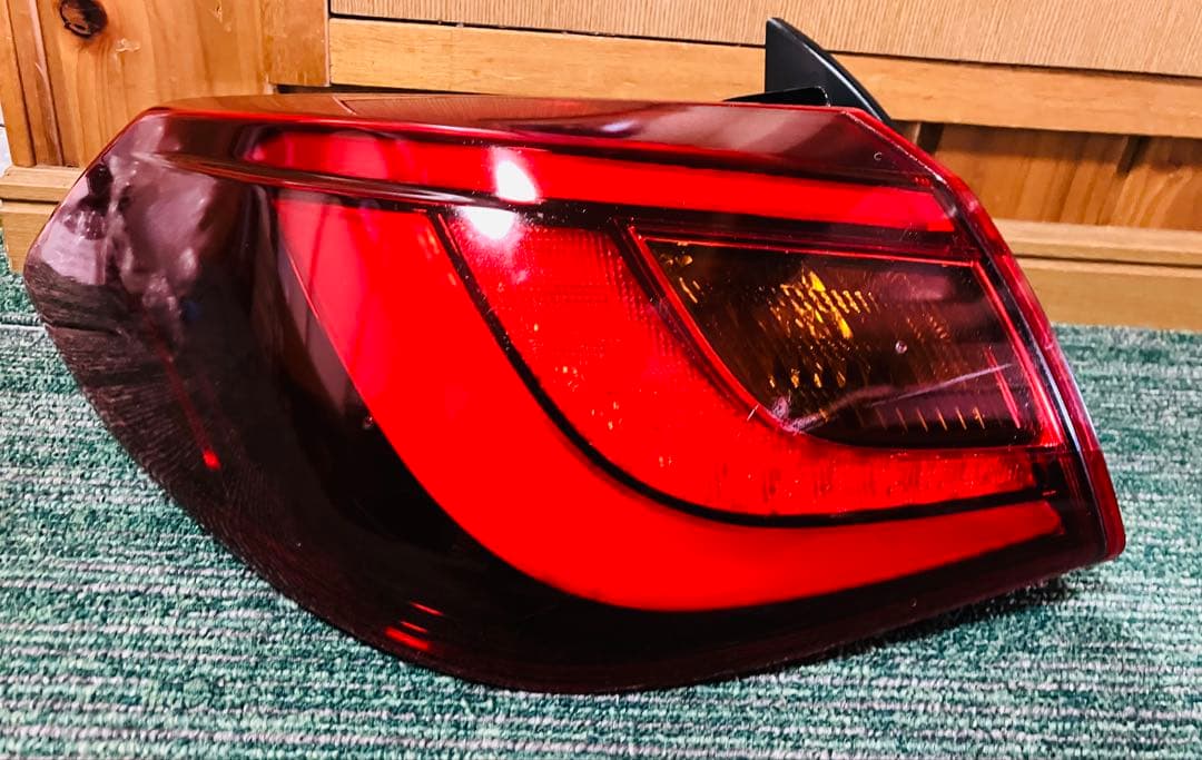 フーガ Y51/KNY51 テールランプ／ライト/レンズ LED STANLEY