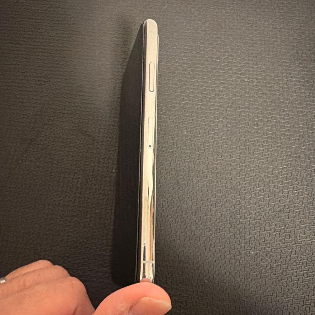 iPhone XS シルバー 64GB 画面キレイ　SIMフリー