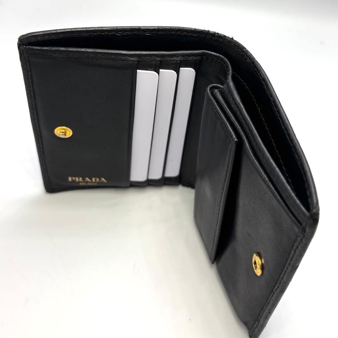 PRADA プラダ ブラック エナメルレザー 三つ折り財布 ミラノ ゴールドロゴ