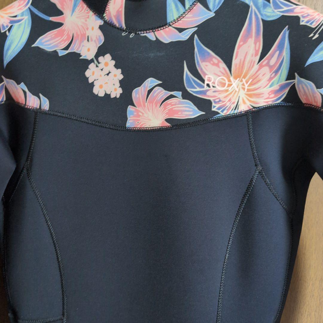 半額以下！新品未使用タグ付　ロキシー　フラワープリント フルスーツ Lサイズ