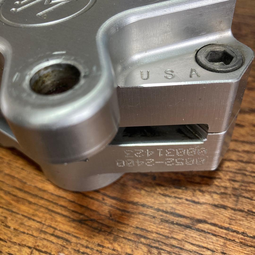 PM製　パフォーマンスマシン　アルミニウム製 ブレーキキャリパー USA 中古