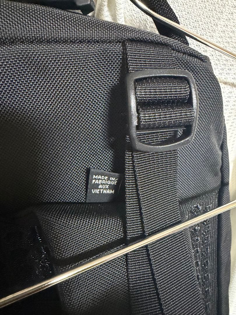 極美品　現行　arc'teryx arro22