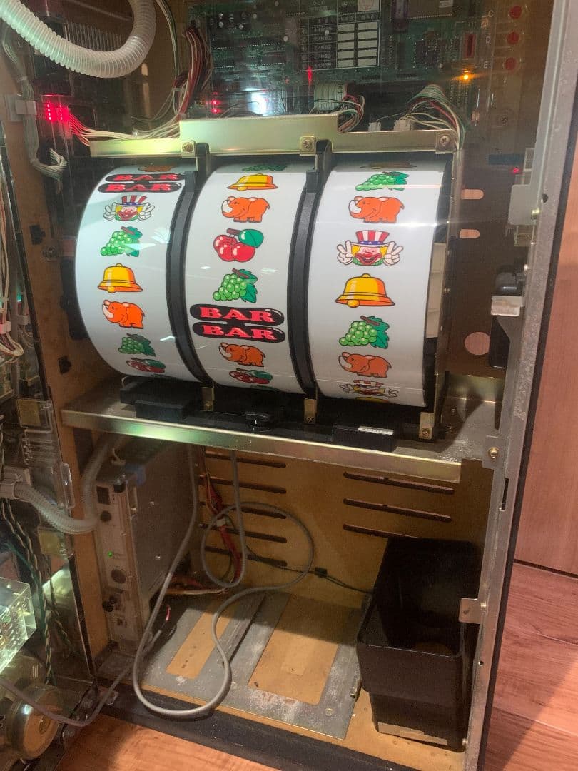 ラブリージャグラー　実機　送料無料