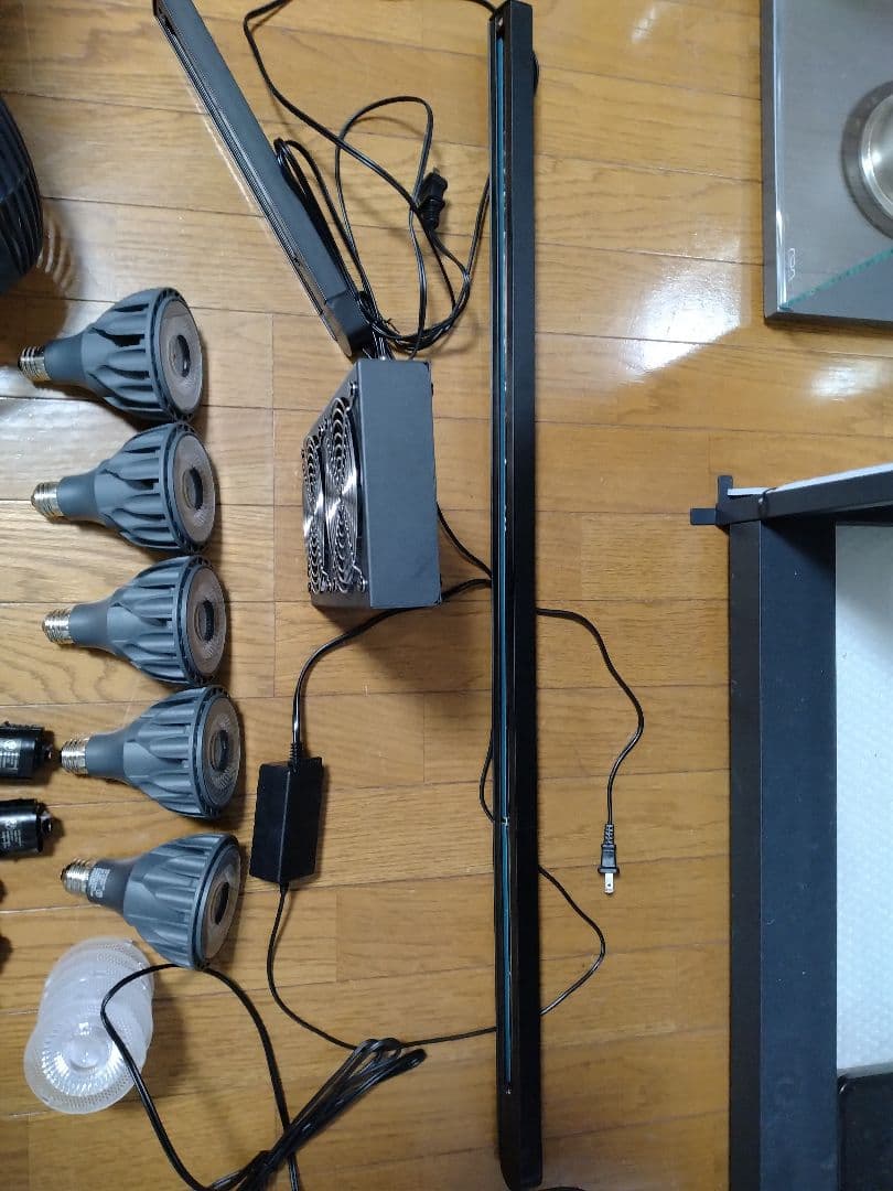 Helios Green LED 24W ヘリオスグリーンLED5個　送風機