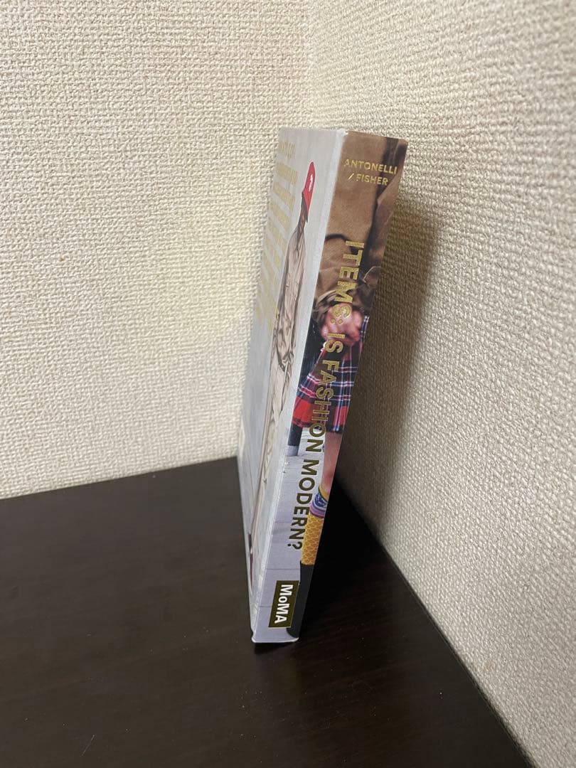 アート・デザイン・音楽 ITEMS: Is Fashion Modern?