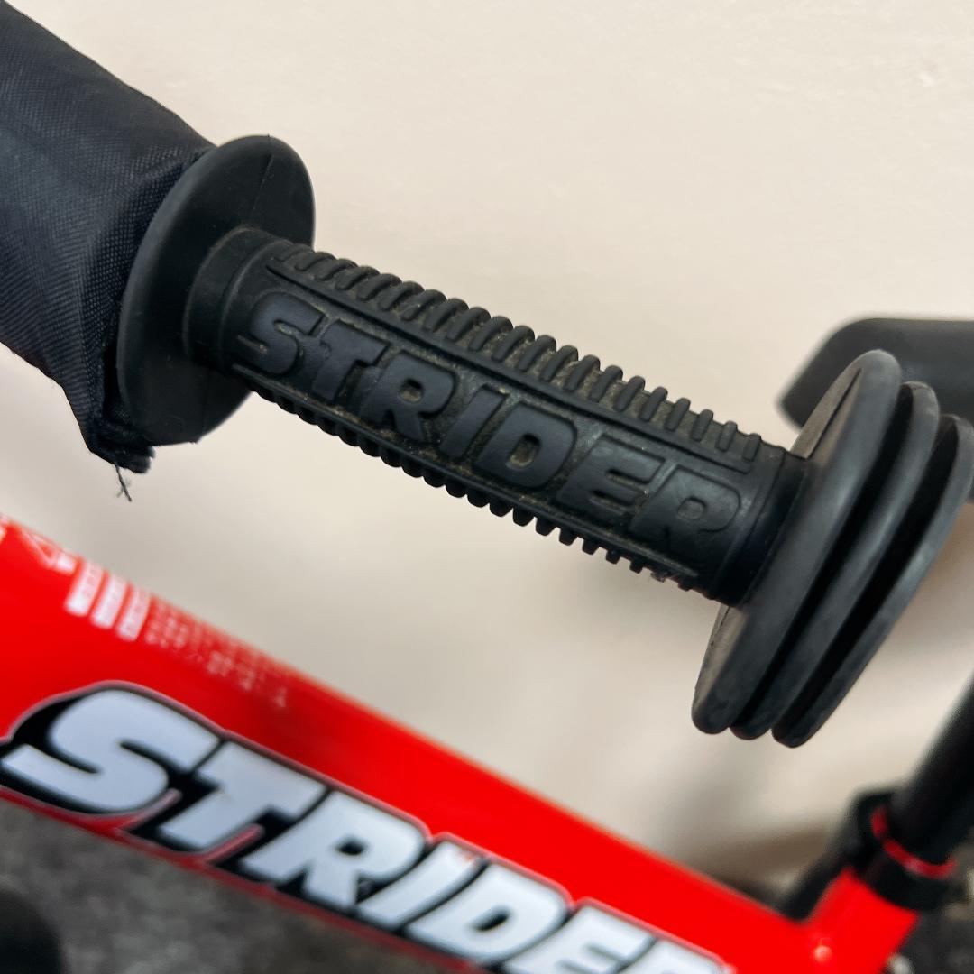 【良品】ストライダー　12　日本正規品　赤　キックバイク