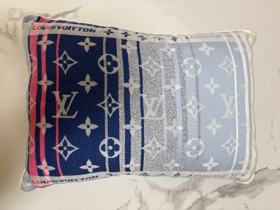 〔新品未使用〕ルイ・ヴィトン クッション　コットン マルチカラー モノグラム