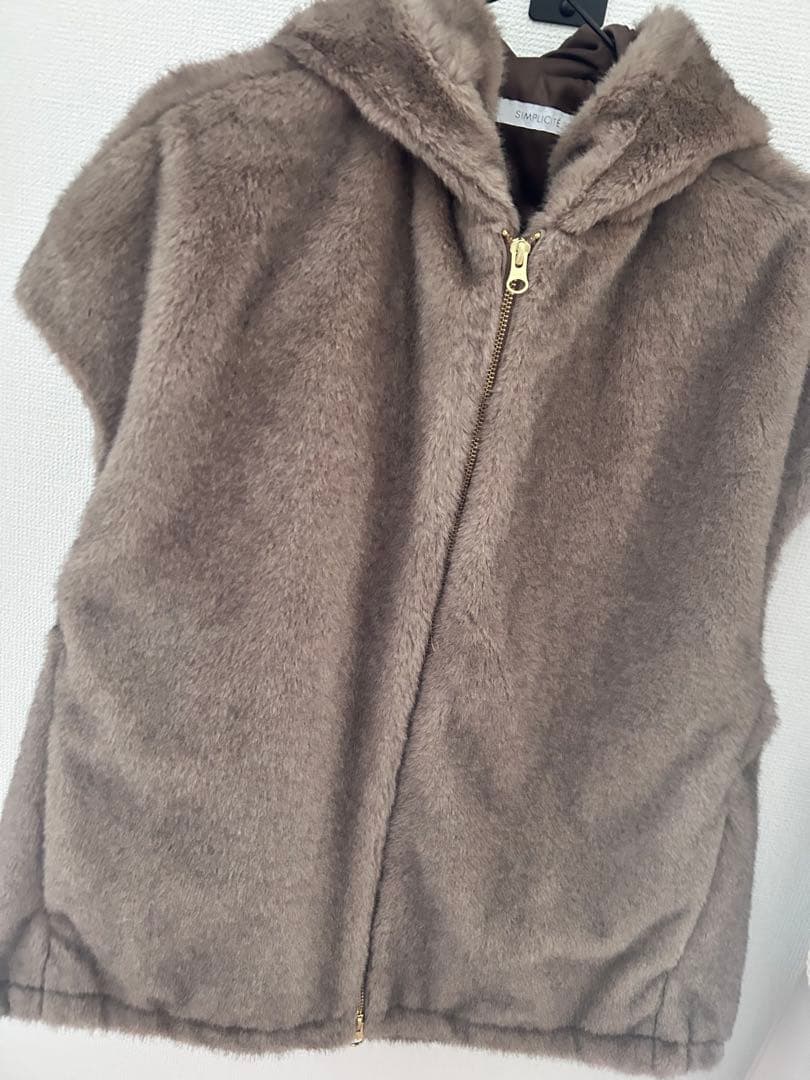 フード付きミンク調ファーベスト