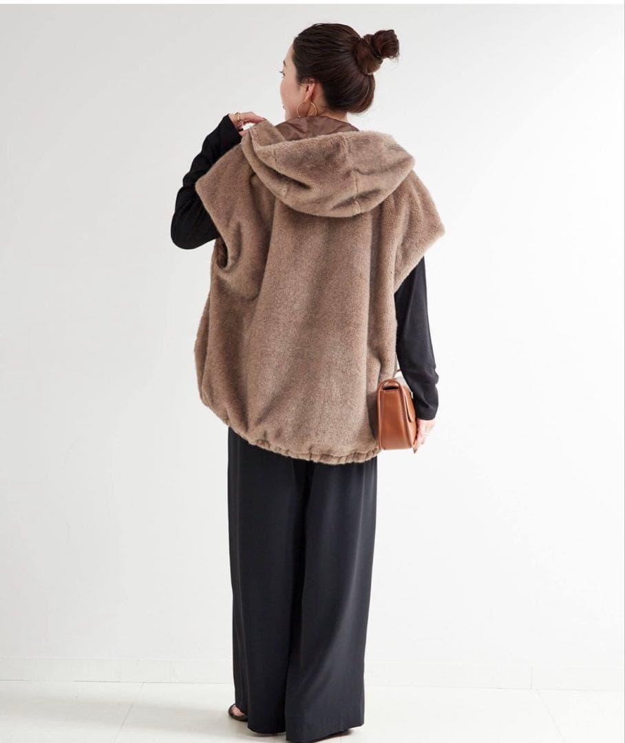 フード付きミンク調ファーベスト