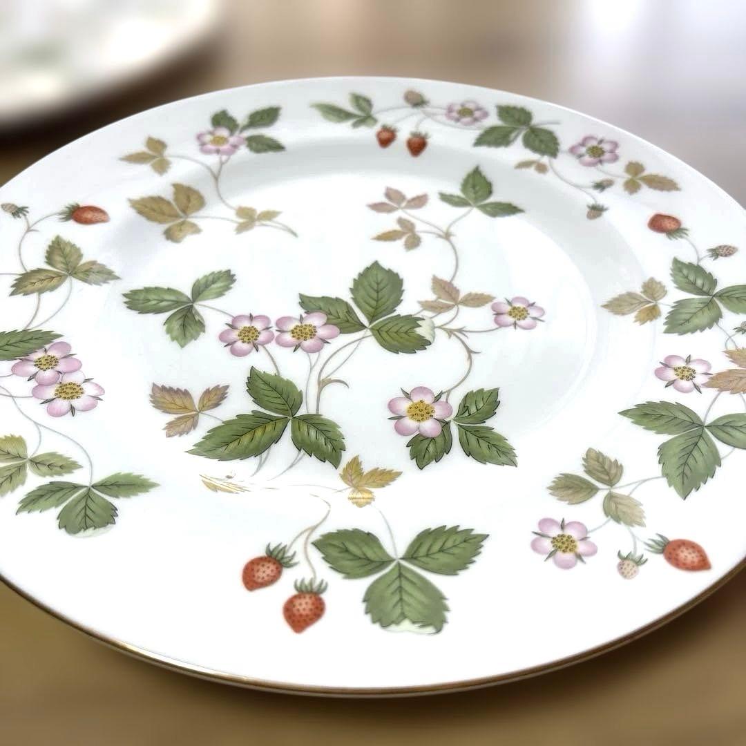  ワイルドストロベリー　大皿・サラダボール・ティーカップセット