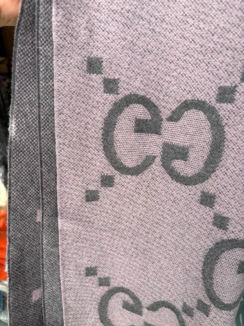 カシミヤ　GUCCI GGロゴ フリンジ付きマフラー