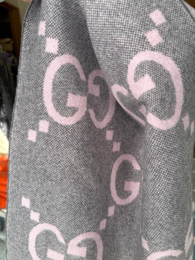 カシミヤ　GUCCI GGロゴ フリンジ付きマフラー