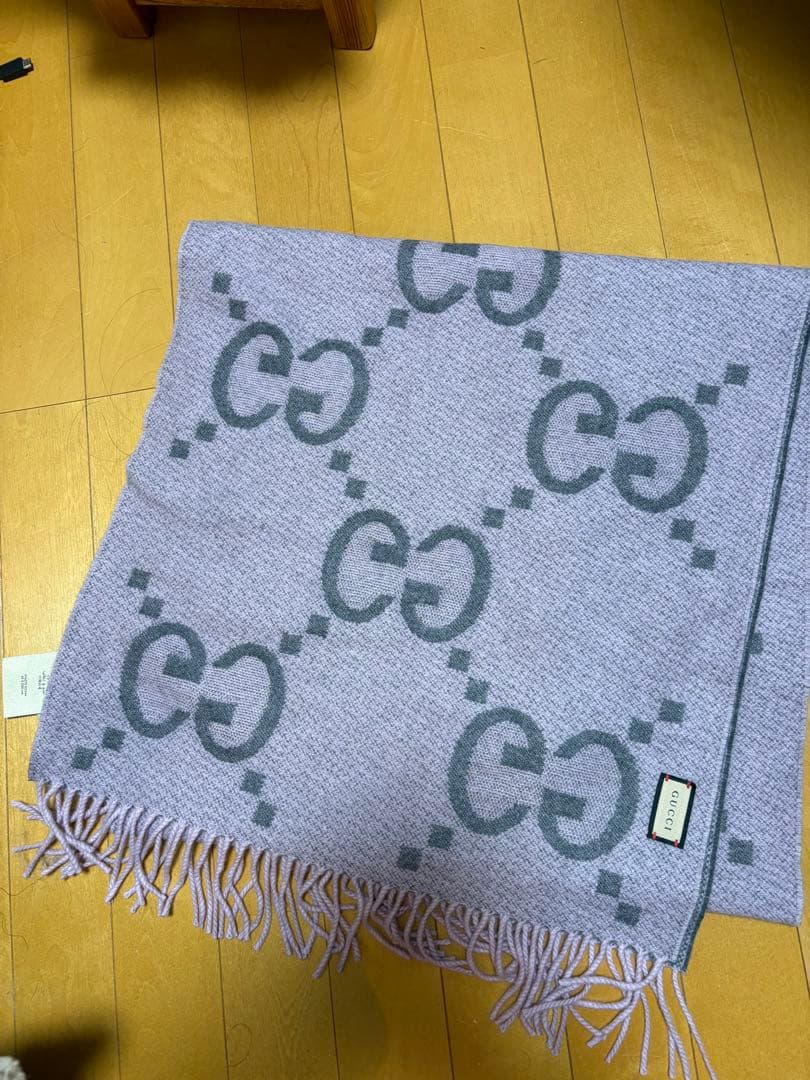 カシミヤ　GUCCI GGロゴ フリンジ付きマフラー