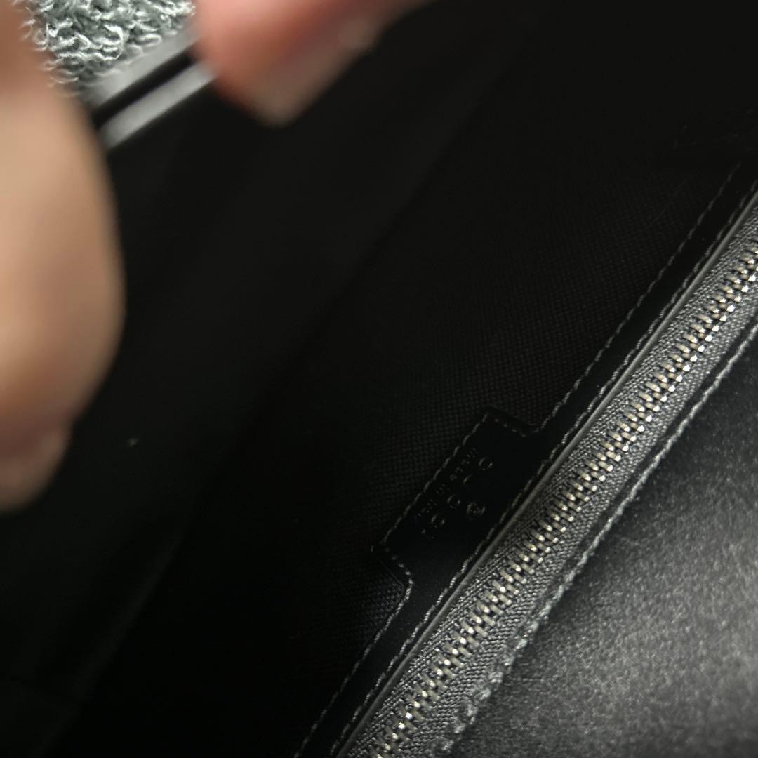 GUCCI ブラック レザー ショルダーバッグ