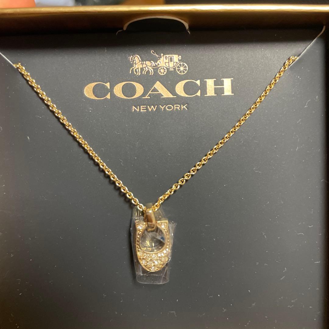 キャプテン　COACH ゴールド ネックレス ストーン付き