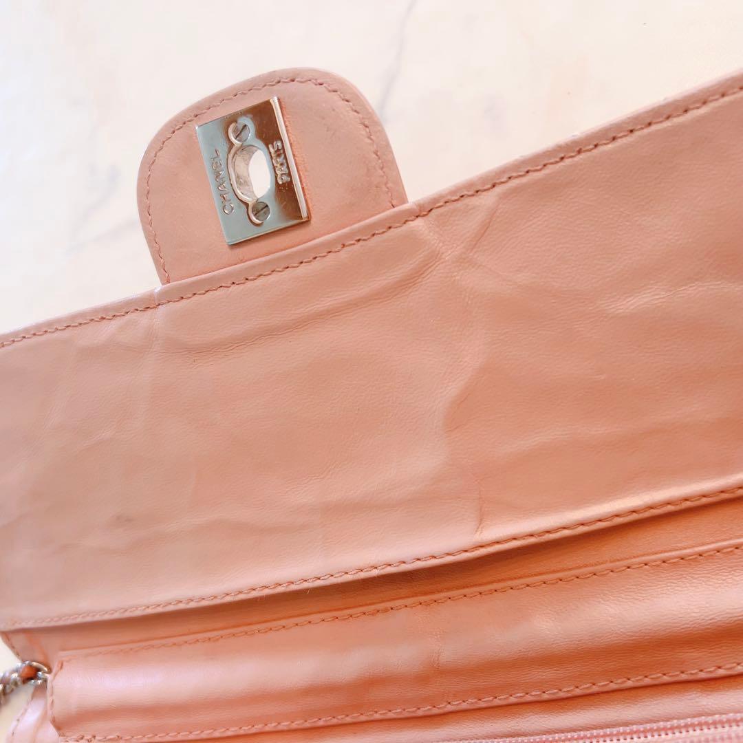 CHANEL ベージュ エナメル クラッチバッグ