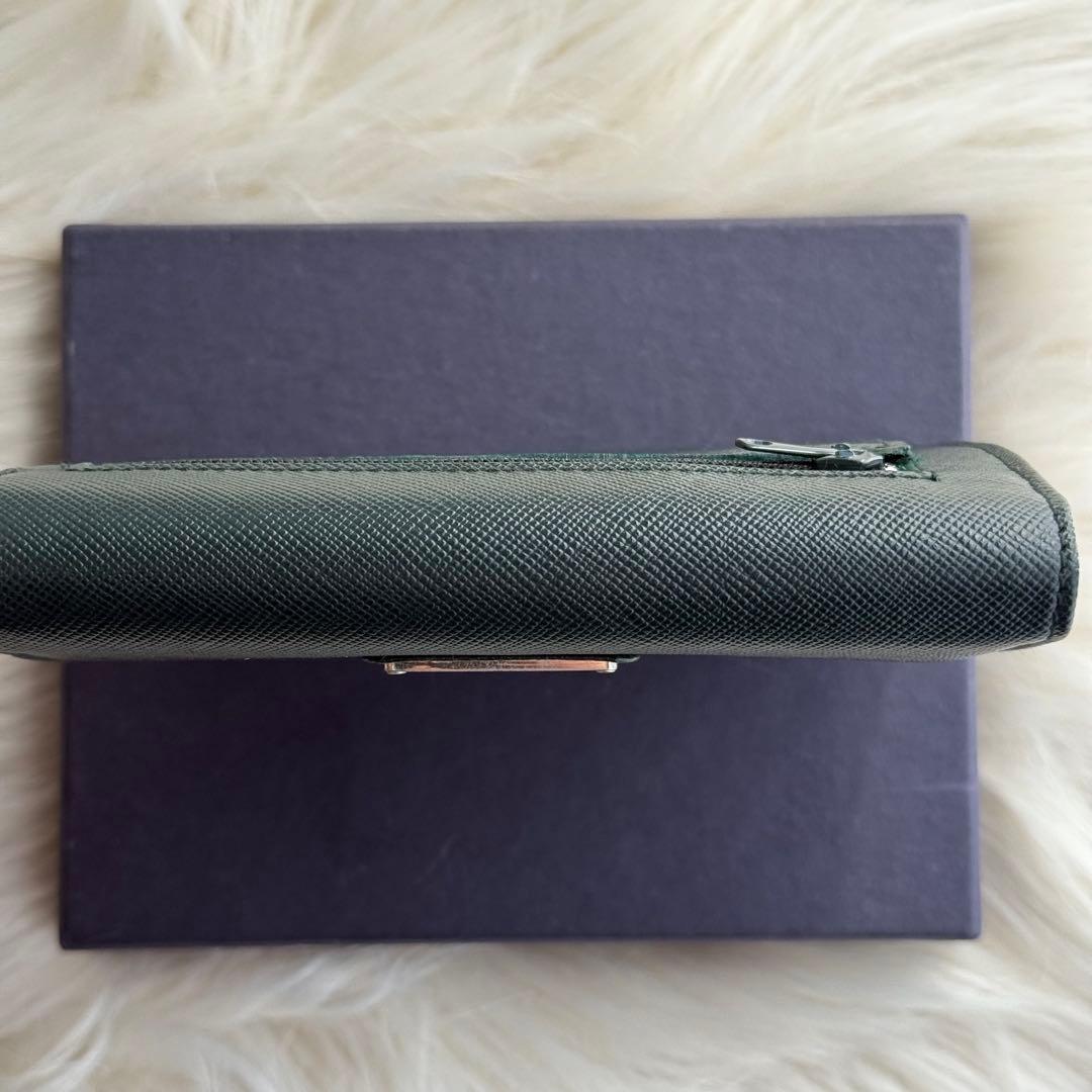 プラダ サフィアーノ 三つ折り財布 ダークグリーン 三角ロゴ