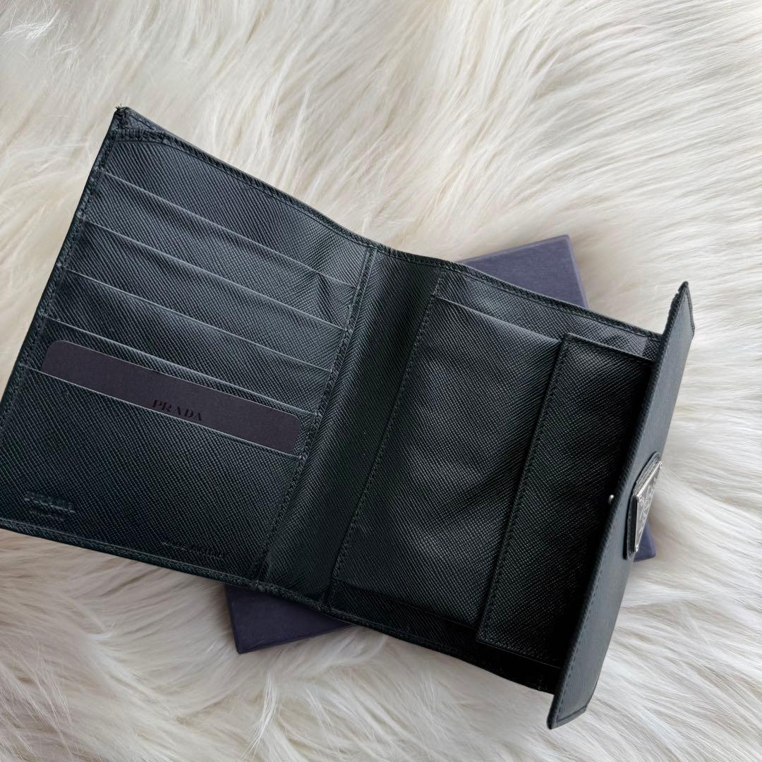 プラダ サフィアーノ 三つ折り財布 ダークグリーン 三角ロゴ