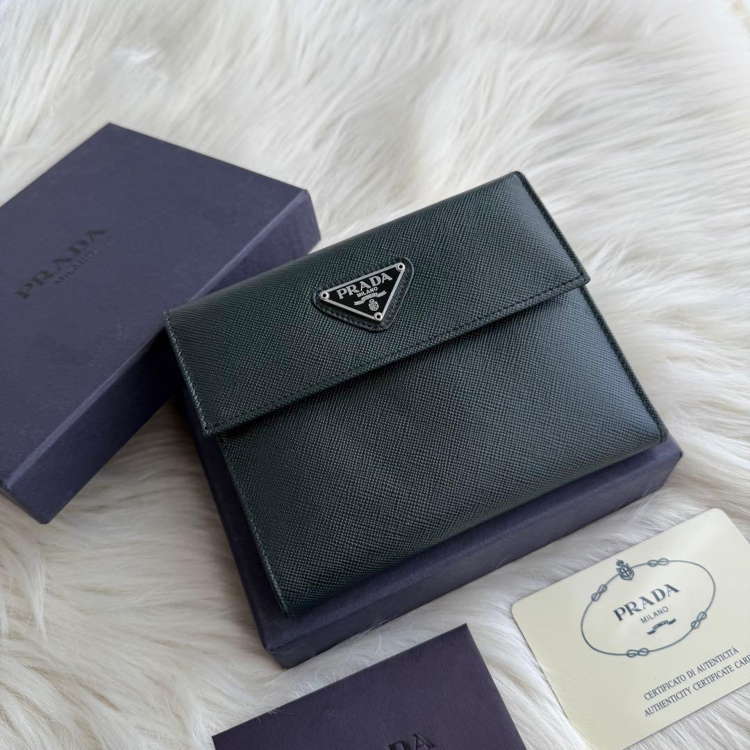 プラダ サフィアーノ 三つ折り財布 ダークグリーン 三角ロゴ