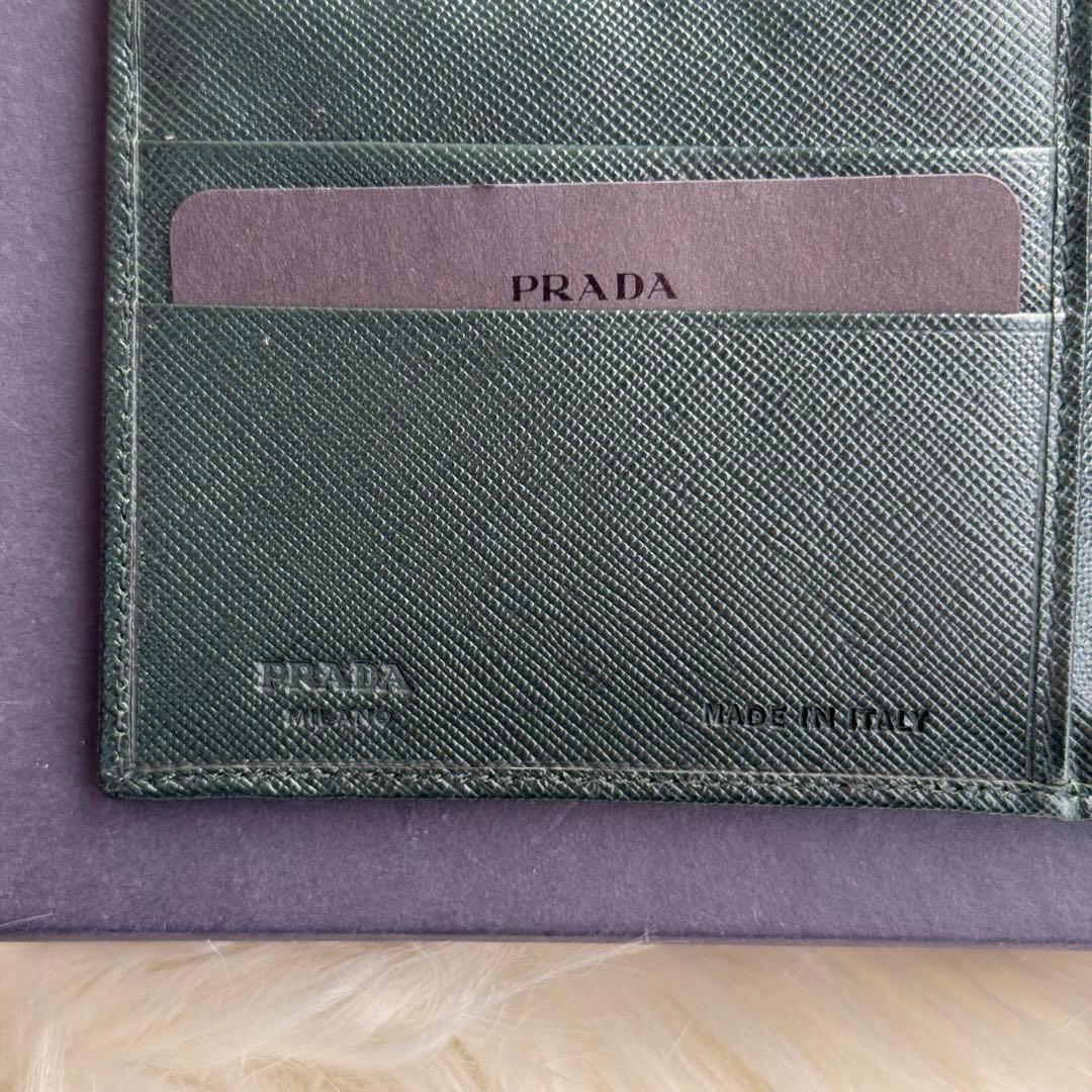 プラダ サフィアーノ 三つ折り財布 ダークグリーン 三角ロゴ