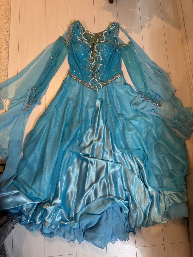 ダンスドレス　水色　(表示サイズＬ)