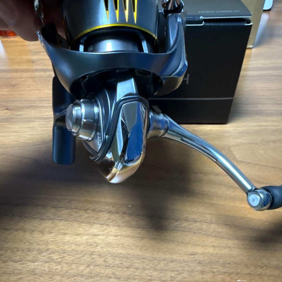 リール Daiwa AIRITY LT2500S-XH
