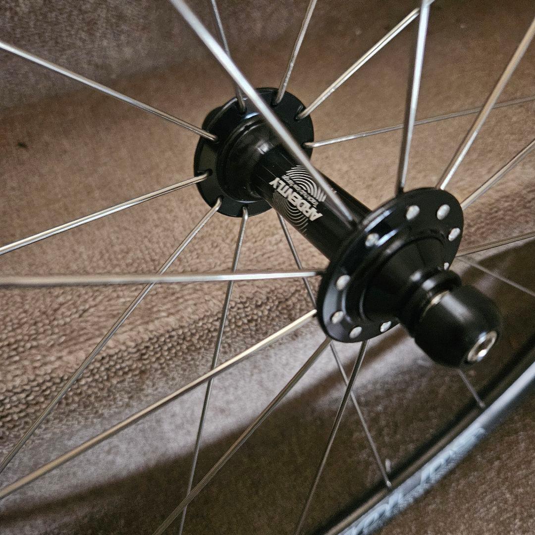 レイノルズ　アタック　カーボン　クリンチャー　フロント　ピスト