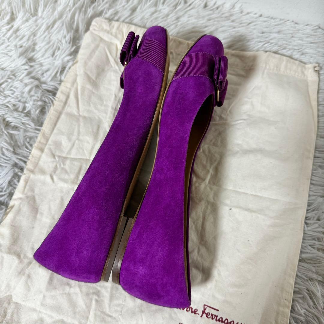 美品✨フェラガモ　フラットシューズ　VARINA ヴァリナ　VARA ヴァラ
