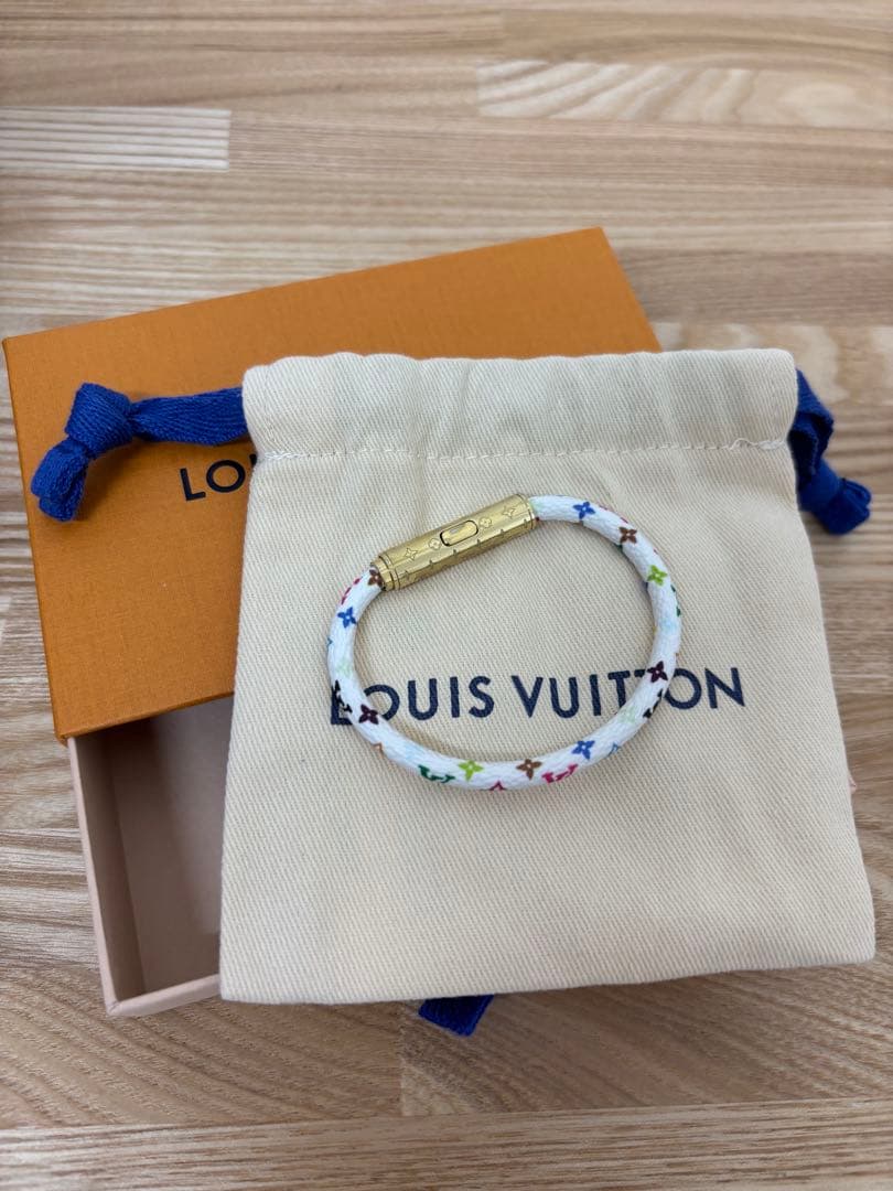 LVx TM ブレスレット・マルチカラー