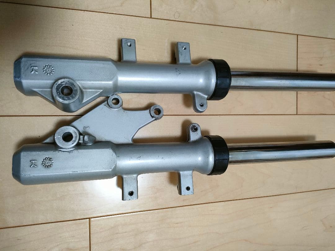 マジェスティｓ　フロントフォーク　OH済　硬さ(突き上げ感)対策品