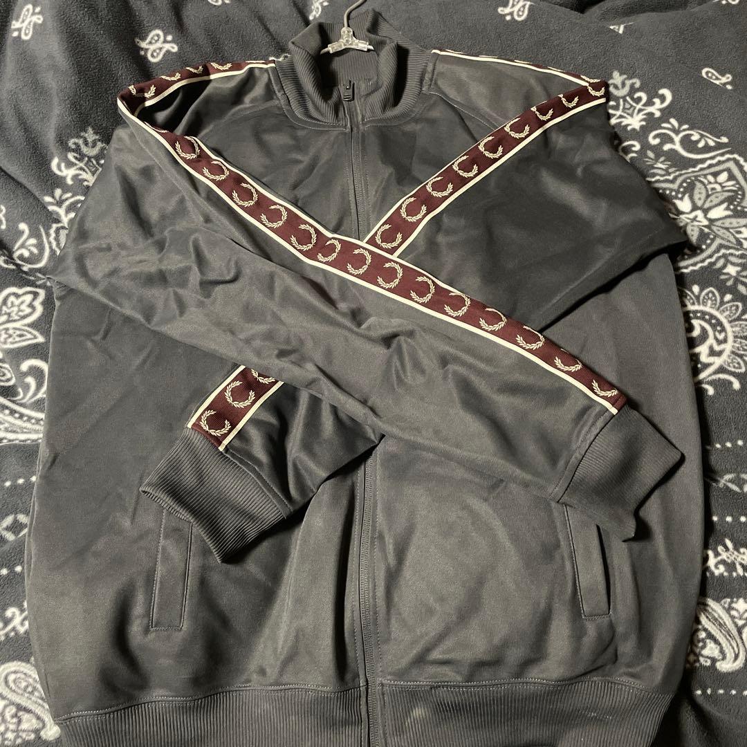 Fred Perry 黒 ストライプジャージ