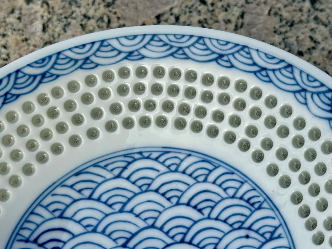 再値下げ　新品　水晶彫青波海　お皿　小鉢　ホタル彫　透し　丹心窯　波佐見焼